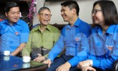 Thăm thầy giáo 'Nghìn việc tốt'
