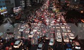 Hà Nội mênh mông nước, dòng xe chôn chân sau cơn mưa lớn