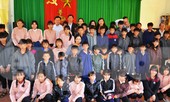 Áo ấm mùa đông cho các trò nhỏ sắp được vào Ký túc xá 115