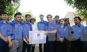 TW Đoàn thăm, tặng quà cho đội tình nguyện Hoa phượng đỏ, Hành quân xanh