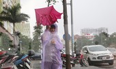 Hà Nội nổi mưa dông sau ngày đầu tuần nắng như đổ lửa