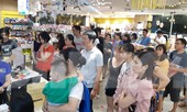“Rồng rắn” xếp hàng mua sách cho con trước ngày tựu trường