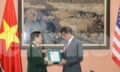 Bộ trưởng Quốc phòng Việt - Mỹ trao đổi hiện vật chiến tranh