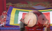Đại tướng Ngô Xuân Lịch đánh trống khai mạc Ngày hội quân dân