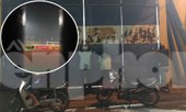 Hàng Đẫy bị 'treo sân', cổ động viên nhòm khe cửa xem derby Hà Nội