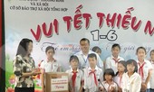 Bí thư Tỉnh ủy Lạng Sơn tặng quà cho trẻ nghèo, khuyết tật
