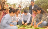 Sinh viên ‘Tây’ ăn Tết ‘ta’ sớm