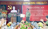 Nguyên Thứ trưởng Nguyễn Thị Minh nhận bằng khen Bộ Công an