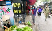 Đi chợ dân sinh Thủ đô ngày 'cách ly xã hội' phòng dịch COVID - 19