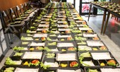 375 'suất ăn Bento' gửi y, bác sỹ Bệnh viện Nhiệt đới Trung ương 2