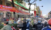 Nghìn nghịt người chen chân ở chợ hoa lớn nhất Sài Gòn ngày cuối năm