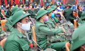Phòng dịch bệnh, tân binh đeo khẩu trang lên đường nhập ngũ