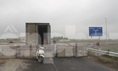 Quảng Ninh lên tiếng vụ đổ đất, cẩu bê tông chặn đường kiểm soát dịch