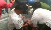 Giải cứu người đàn ông nghi tự thiêu trong phòng trọ