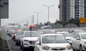 Người dân trở lại Hà Nội sau Tết, cao tốc Pháp Vân - Cầu Giẽ tắc dài