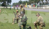 Binh sĩ Việt Nam và Úc trao đổi kỹ năng bắn súng quân dụng