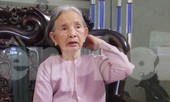Mẹ liệt sĩ dùng tiền trợ cấp mua đồ phòng hộ, khẩu trang ủng hộ chống dịch