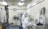 Bên trong phòng nuôi cấy virus Corona đặc biệt ở Việt Nam