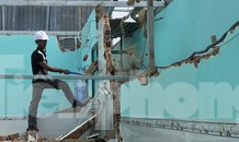 Mục kích cưỡng chế nhà xây sai phép, không phép ở Sài Gòn