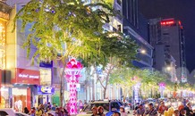 Đường phố Sài Gòn rực rỡ sắc màu chào đón năm 2020
