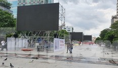 Năm màn hình khổng lồ ở Sài Gòn phục vụ khán giả xem King's Cup