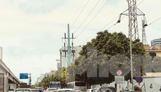 Hà Nội: Tắc đường trên cao, các phương tiện xếp hàng dài