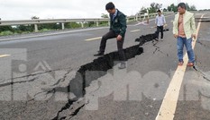 Vụ đường 250 tỷ vừa xong đã hỏng: Tạm dừng giao việc đối với 2 lãnh đạo