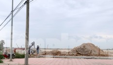10 lao động làm việc trên công trường Nhà máy nước mặt sông Hồng