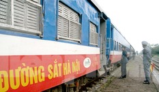 Sinh viên nghỉ học, lữ hành huỷ tour, đường sắt hết tết sớm
