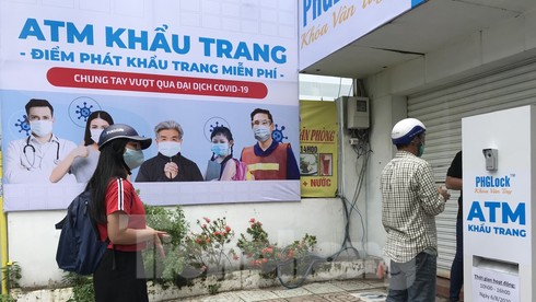 Sau 'ATM gạo', 'ATM khẩu trang miễn phí ra đời