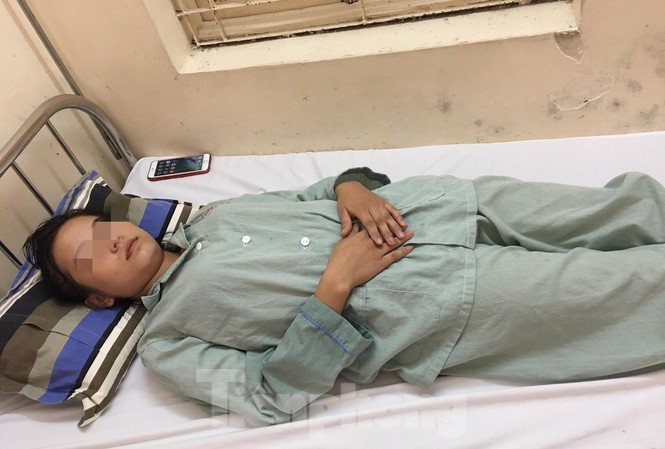 Lạng Sơn: Thiếu nữ nhập viện cấp cứu vì hít ‘bóng cười’ Bệnh nhân A đang được điều trị tích cực tại bệnh viện .Ảnh: ĐK