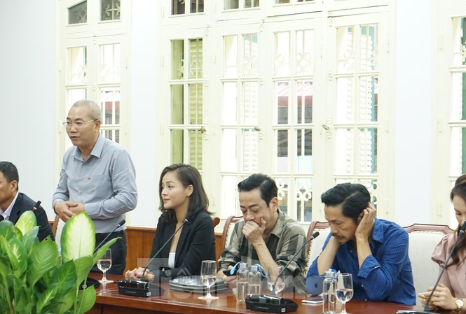 Điều tiếc nuối của đạo diễn Nguyễn Danh Dũng trong tập cuối 'Về nhà đi con' Đạo diễn Nguyễn Danh Dũng và ê kíp Về nhà đi con tri ân khán giả khi nhận bằng khen của Bộ VHTTDL