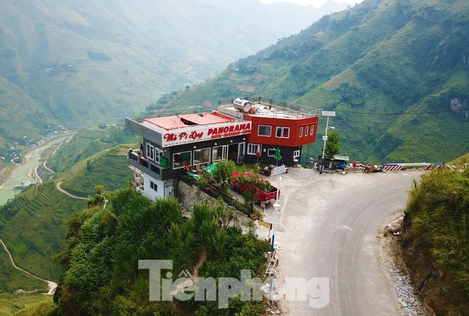Chủ công trình ‘chui' ở Mã Pì Lèng dọa tự tử: Đại diện Bộ VHTTDL nói gì? Chủ công trình ‘chui' ở Mã Pì Lèng dọa tự tử: Đại diện Bộ VHTTDL nói gì?