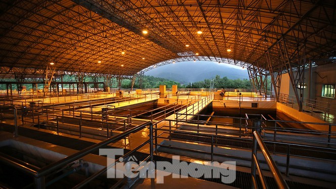 Doanh nghiệp mua nước sông Đà chuyển nguồn nước sang sông Đuống Bên trong khu xử lý nhà máy sản xuất nước của Viwasupco