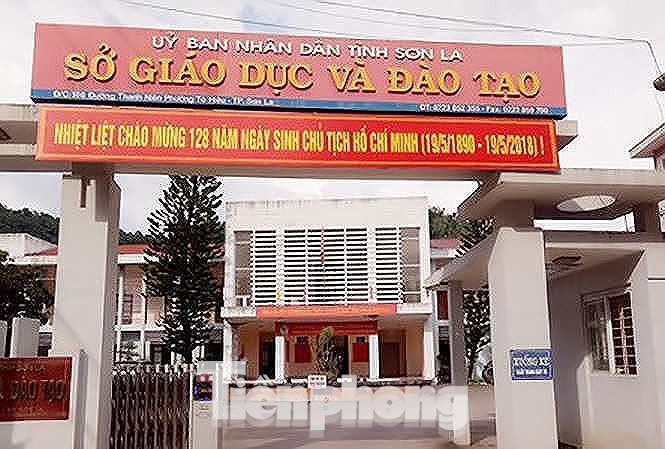 Ẩn số giám đốc Sở GD&ĐT Sơn La xung quanh vụ gian lận thi tày trời Ẩn số giám đốc Sở GD&ĐT Sơn La xung quanh vụ gian lận thi tày trời