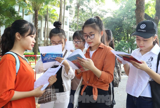 Hơn 405 nghìn thí sinh trúng tuyển đại học 2019 Hơn 405 nghìn thí sinh trúng tuyển đại học 2019