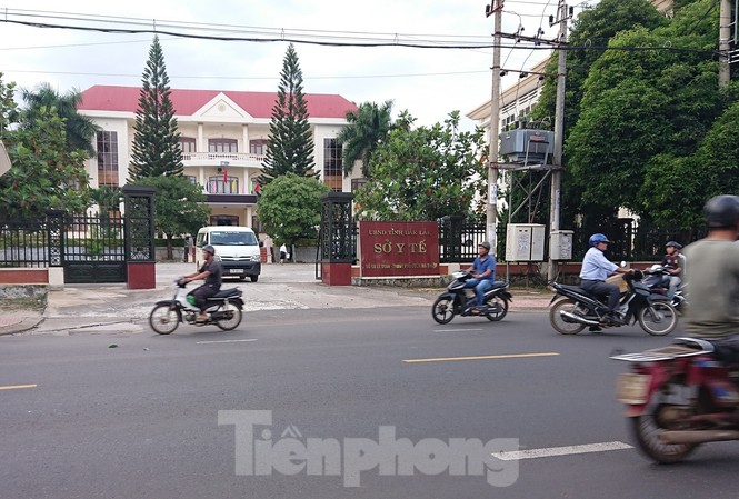 Cho thôi Ủy viên Ban Chấp hành Đảng bộ tỉnh đối với ông Doãn Hữu Long Sở Y tế Đắk Lắk nơi công tác của ông Doãn Hữu Long