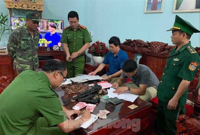 Phá đường dây ma túy vùng biên Bắt giữ, khám xét nhà các đối tượng buôn ma túy ở Tân Thanh (Lạng Sơn) Ảnh: Duy Chiến