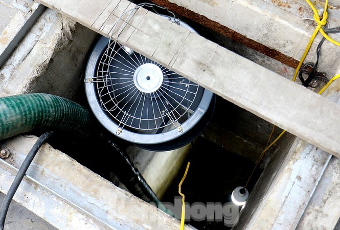 Sau vụ thau rửa bể tử vong ở Hà Nội: Chuyên gia 'mách nước' tránh rủi ro Người dân cần trang bị những kiến thức cơ bản, có sự chuẩn bị để làm việc trong môi trường kín, thiếu không khí và ánh sáng.