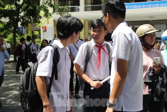 Đề Văn lớp 10 tại Đà Nẵng: Báo động cách hành xử của lớp trẻ Đề Văn lớp 10 tại Đà Nẵng: Báo động cách hành xử của lớp trẻ
