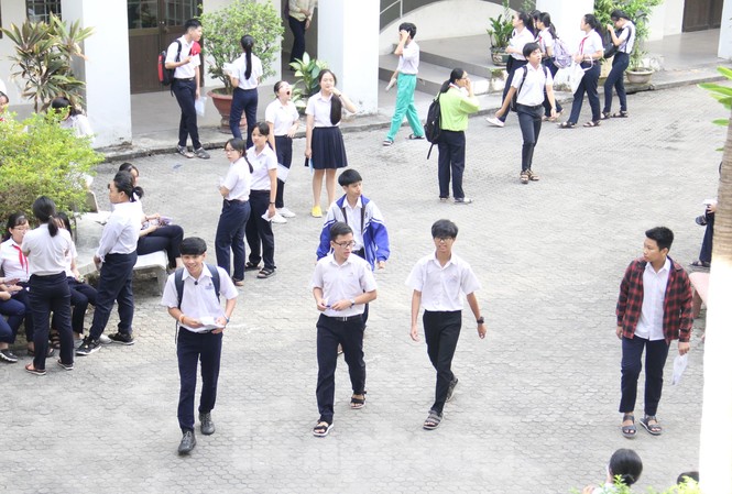 Rôm rả bàn tán chuyện Đà Nẵng bỏ Ngoại ngữ kỳ thi lớp 10 Rôm rả bàn tán chuyện Đà Nẵng bỏ Ngoại ngữ kỳ thi lớp 10
