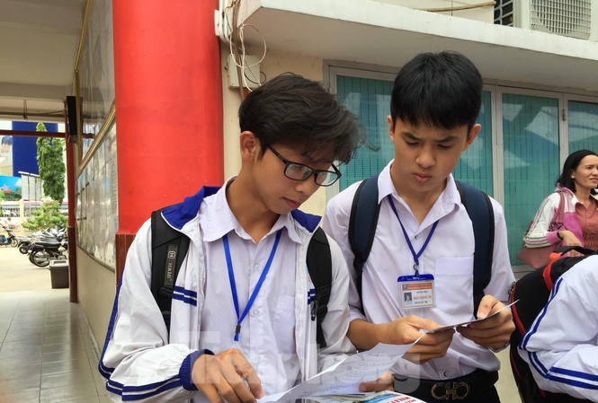 TPHCM công bố điểm trúng tuyển lớp 10 chuyên: Cao nhất lấy 42,75 điểm TPHCM công bố điểm trúng tuyển lớp 10 chuyên: Cao nhất lấy 42,75 điểm