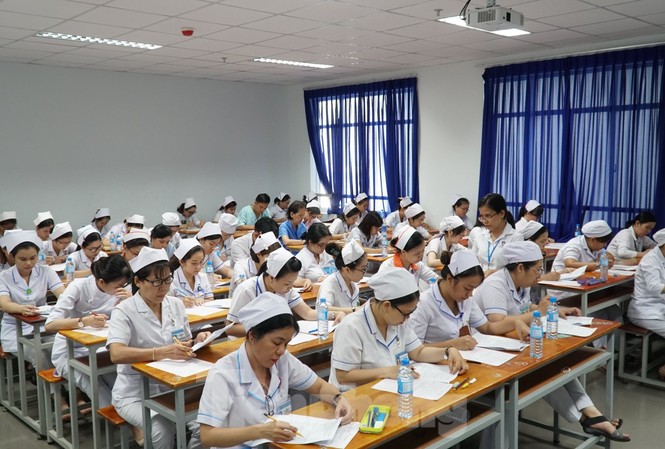 Nhiều trường ĐH phía Nam công bố điểm sàn xét tuyển đào tạo ngành y dược Nhiều trường ĐH phía Nam công bố điểm sàn xét tuyển đào tạo ngành y dược