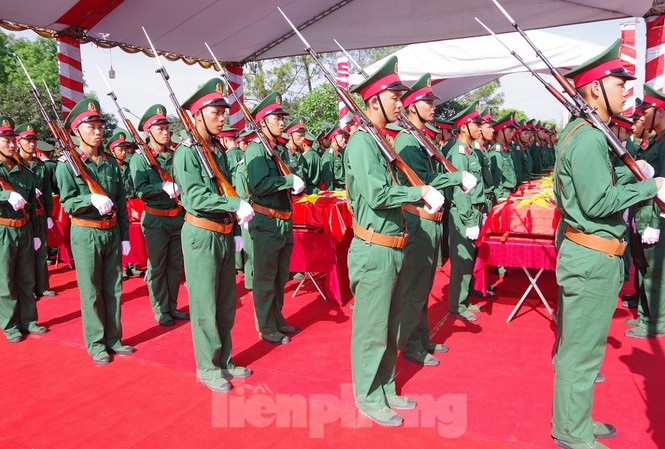 Đưa về nước 98 hài cốt Liệt sỹ trong mùa khô 2018-2019 Lễ truy điệu và an táng hài cốt Liệt sĩ mùa khô 2018-2019 tại Nghĩa trang Liệt sĩ huyện Nghi Lộc
