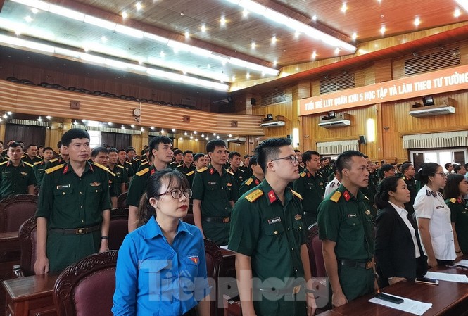 Tuổi trẻ Quân đội sắt son niềm tin với Đảng Tuổi trẻ Quân đội sắt son niềm tin với Đảng