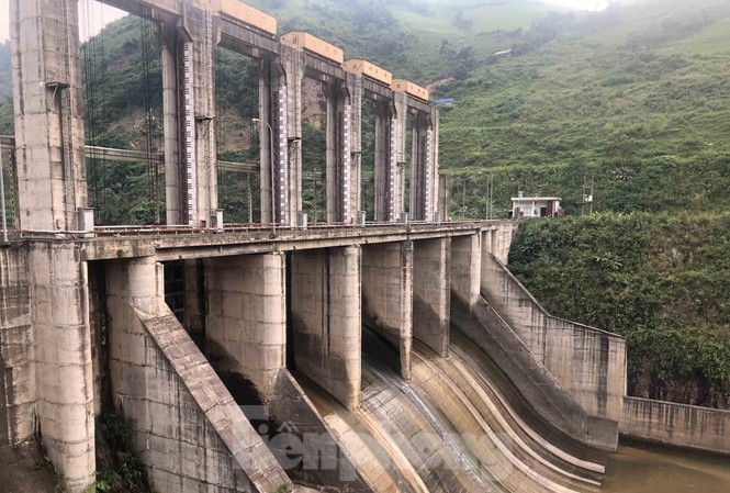 Lào Cai bất lực trước dự án thuỷ điện nghìn tỷ xây 'chui'? Nhà máy thủy điện Tà Thàng (Vietracimex) được xây dựng không phép ở Lào Cai.