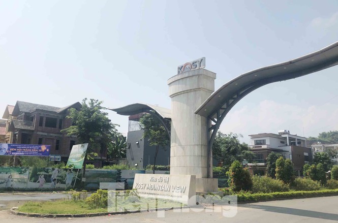 Thanh tra toàn diện dự án đô thị hơn 400 tỷ của Kosy ở Lào Cai Trước thông tin phản ánh khu đô thị mới Kosy Mountain View có nhiều vi phạm… Phó Thủ tướng Thường trực Trương Hòa Bình vừa yêu cầu UBND tỉnh Lào Cai kiểm tra, làm rõ nội dung.