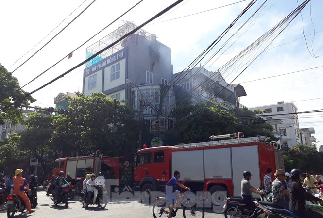 Cháy lớn tại trung tâm thành phố Thái Bình Vụ cháy xảy ra ngay trung tâm thành phố Thái Bình - Ảnh: Hoàng Long