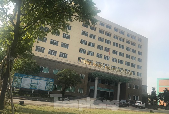 Điểm chuẩn hai Đại học Y Dược Thái Bình và Điều dưỡng Nam Định đều tăng Đại học Điều dưỡng Nam Định công bố điểm chuẩn năm 2019 - Ảnh: Hoàng Long