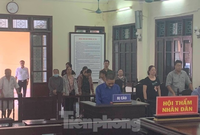 Cán bộ phường dâm ô trẻ em nhận án tù 2 năm Phạm Ánh Dương bị tuyên phạt 2 năm tù vì hành vi dâm ô với trẻ em - Ảnh: Hoàng Long